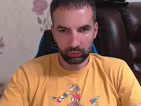 Snapshot of Leo_1617 chatting on July 1, 2026, 6:41 pm Leo 1617 online show from July 1, 2026, 6:41 pm