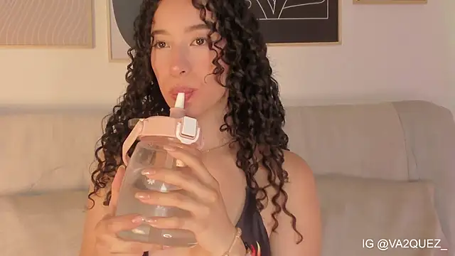 Snapshot of Heyloreley chatting on December 2, 2025, 2:34 am Heyloreley online show from December 2, 2025, 2:34 am