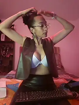 Snapshot of SamaraMartinez chatting on July 25, 2026, 10:32 am SamaraMartinez online show from July 25, 2026, 10:32 am