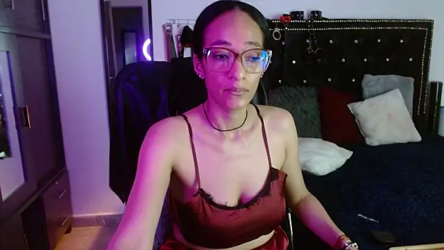 Snapshot of SamaraMartinez chatting on November 9, 2025, 10:08 am SamaraMartinez online show from November 9, 2025, 10:08 am