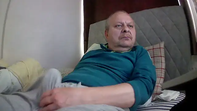Snapshot of amylrmm1903 chatting on May 17, 2026, 11:54 am amylrmm1903 online show from May 17, 2026, 11:54 am