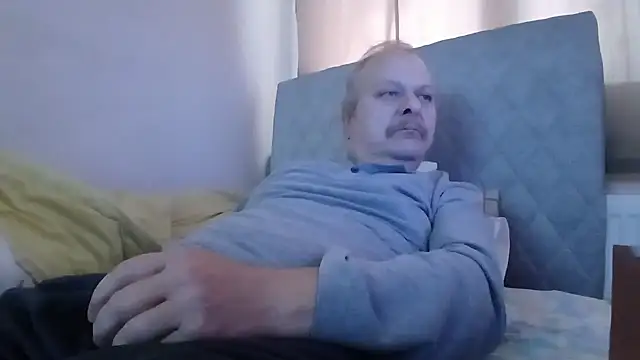 Snapshot of amylrmm1903 chatting on November 16, 2025, 12:10 pm amylrmm1903 online show from November 16, 2025, 12:10 pm