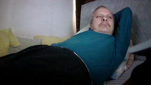 Snapshot of amylrmm1903 chatting on April 23, 2026, 2:40 pm amylrmm1903 online show from April 23, 2026, 2:40 pm