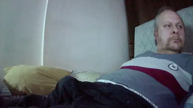 Snapshot of amylrmm1903 chatting on March 10, 2026, 8:13 pm amylrmm1903 online show from March 10, 2026, 8:13 pm