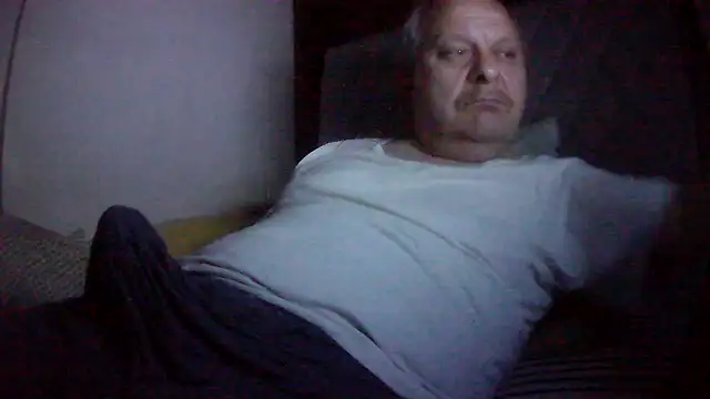 Snapshot of amylrmm1903 chatting on May 9, 2026, 12:03 am amylrmm1903 online show from May 9, 2026, 12:03 am