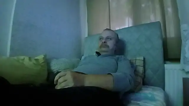 Snapshot of amylrmm1903 chatting on October 26, 2025, 12:27 pm amylrmm1903 online show from October 26, 2025, 12:27 pm