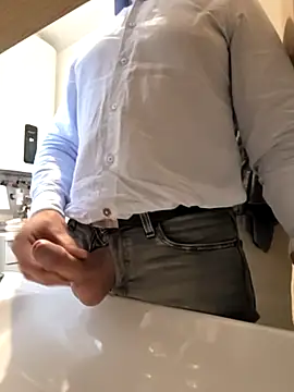 Veinedur online show from October 27, 2025, 4:08 pm