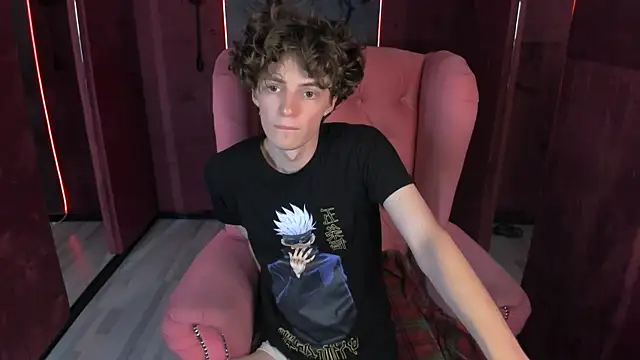 Snapshot of LukeSweet chatting on August 6, 2026, 6:14 pm LukeSweet online show from August 6, 2026, 6:14 pm