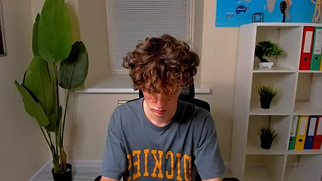 Snapshot of LukeSweet chatting on July 14, 2026, 1:06 pm LukeSweet online show from July 14, 2026, 1:06 pm