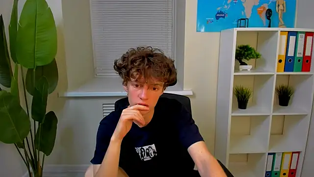 Snapshot of LukeSweet chatting on June 24, 2026, 2:48 pm LukeSweet online show from June 24, 2026, 2:48 pm
