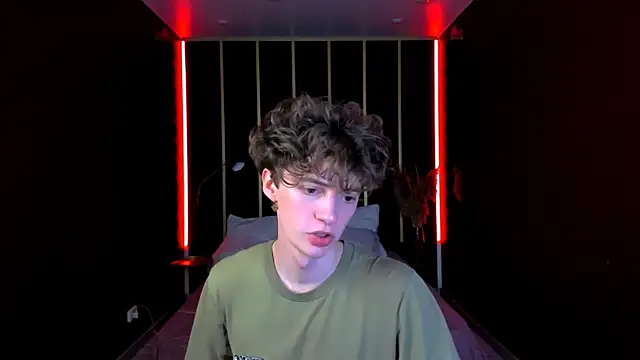 Snapshot of LukeSweet chatting on June 25, 2026, 2:55 pm LukeSweet online show from June 25, 2026, 2:55 pm