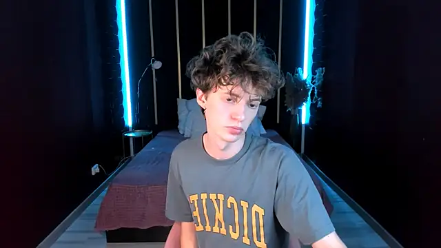 Snapshot of LukeSweet chatting on July 8, 2026, 4:18 pm LukeSweet online show from July 8, 2026, 4:18 pm