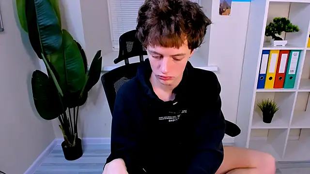 LukeSweet online show from January 14, 2026, 10:52 am