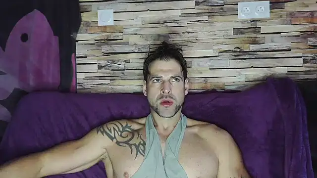 XxBigboybandxX online show from December 7, 2024, 8:27 am
