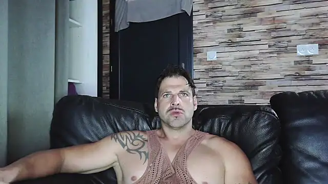 Snapshot of XxBigboybandxX chatting on October 20, 2025, 3:56 pm XxBigboybandxX online show from October 20, 2025, 3:56 pm