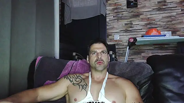 Snapshot of XxBigboybandxX chatting on November 15, 2025, 4:11 pm XxBigboybandxX online show from November 15, 2025, 4:11 pm