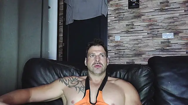 Snapshot of XxBigboybandxX chatting on October 16, 2025, 6:10 am XxBigboybandxX online show from October 16, 2025, 6:10 am