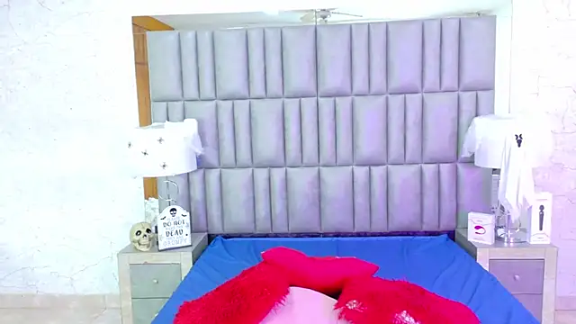 Snapshot of ZoehRoux chatting on October 11, 2025, 4:02 am ZoehRoux online show from October 11, 2025, 4:02 am