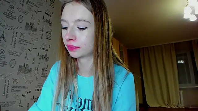 minidivaa  online show from January 9, 2026, 10:39 pm