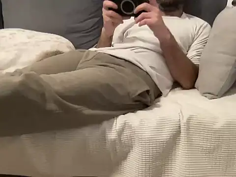 4small4inchlol online show from March 17, 2026, 8:12 pm