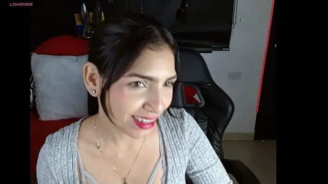 Snapshot of Carolaine69_ chatting on July 9, 2026, 1:43 pm Carolaine69 online show from July 9, 2026, 1:43 pm