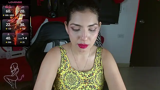 Snapshot of Carolaine69_ chatting on May 12, 2026, 1:39 pm Carolaine69 online show from May 12, 2026, 1:39 pm