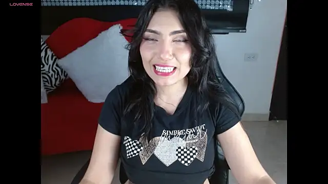 Snapshot of Carolaine69_ chatting on July 4, 2026, 2:32 pm Carolaine69 online show from July 4, 2026, 2:32 pm