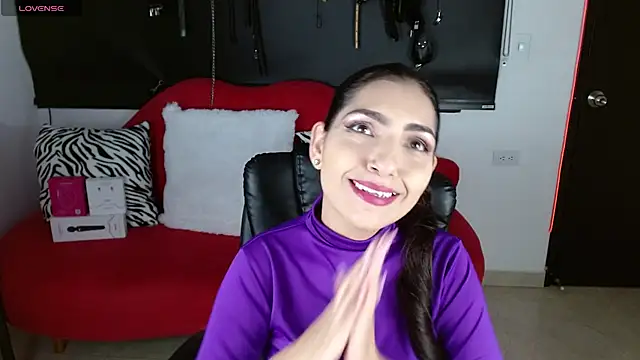 Carolaine69  online show from November 25, 2025, 1:22 pm