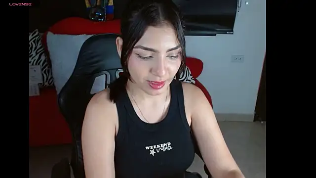 Snapshot of Carolaine69_ chatting on July 11, 2026, 1:44 pm Carolaine69 online show from July 11, 2026, 1:44 pm