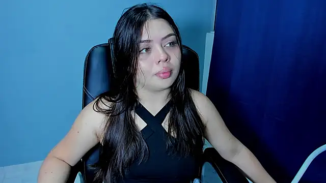 Snapshot of Sexy_paradise18_ chatting on June 19, 2026, 4:40 am Sexy paradise18 online show from June 19, 2026, 4:40 am