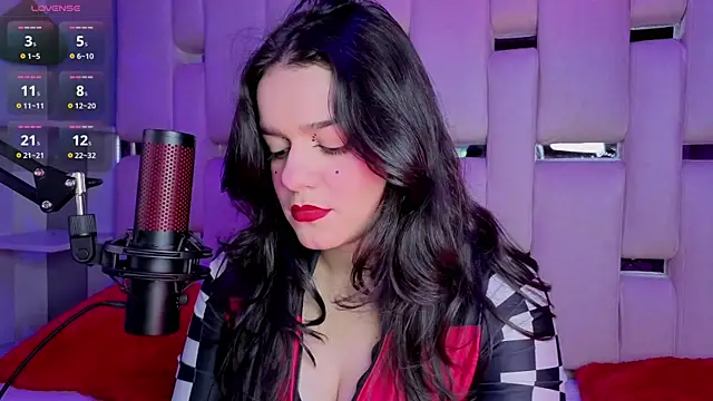 ValerieKay  online show from June 9, 2026, 4:41 pm
