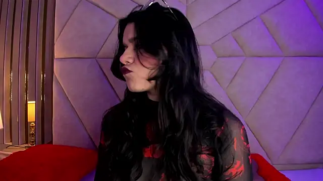 ValerieKay  online show from November 22, 2025, 1:54 pm