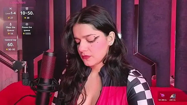 Snapshot of ValerieKay_ chatting on April 17, 2026, 4:32 pm ValerieKay online show from April 17, 2026, 4:32 pm