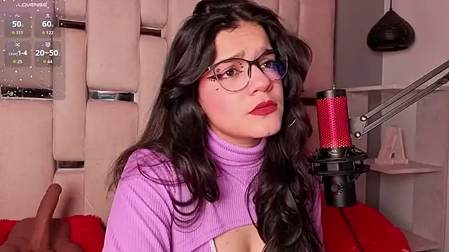 Snapshot of ValerieKay_ chatting on April 10, 2026, 4:03 pm ValerieKay online show from April 10, 2026, 4:03 pm