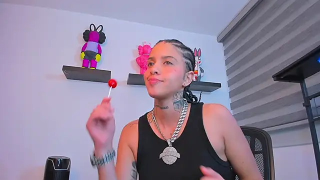 Gangster Girl online show from November 2, 2025, 5:40 pm