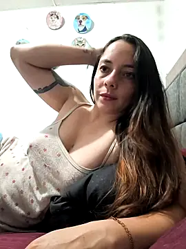 Snapshot of KatyLizz chatting on December 1, 2025, 12:55 am KatyLizz online show from December 1, 2025, 12:55 am