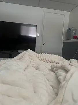 Snapshot of elperrinHN chatting on February 17, 2025, 3:33 pm elperrinHN online show from February 17, 2025, 3:33 pm