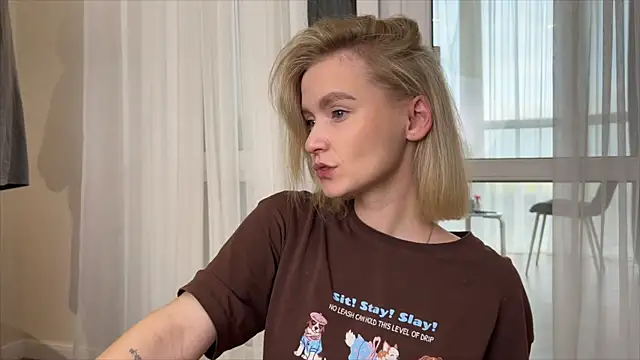 Snapshot of Adelovenick chatting on November 18, 2025, 12:19 pm Adelovenick online show from November 18, 2025, 12:19 pm