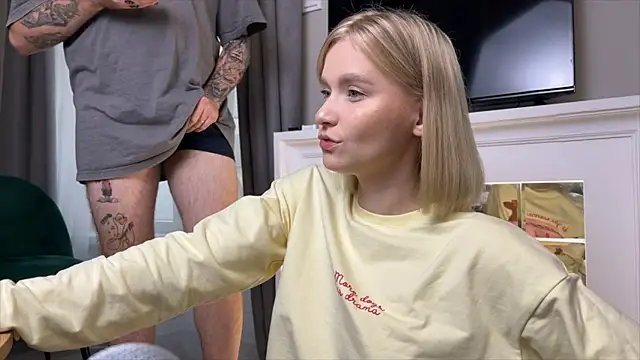 Snapshot of Adelovenick chatting on October 25, 2025, 7:51 am Adelovenick online show from October 25, 2025, 7:51 am