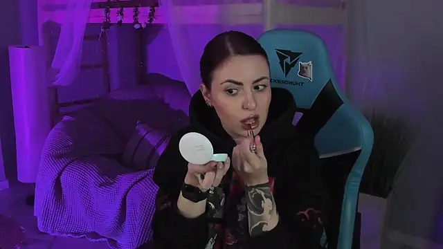 Snapshot of Lana__May chatting on November 8, 2025, 5:33 am Lana May online show from November 8, 2025, 5:33 am