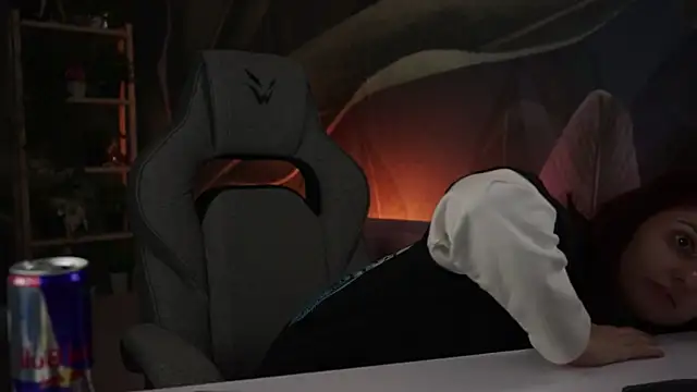 Snapshot of Lana__May chatting on October 31, 2025, 11:18 am Lana May online show from October 31, 2025, 11:18 am