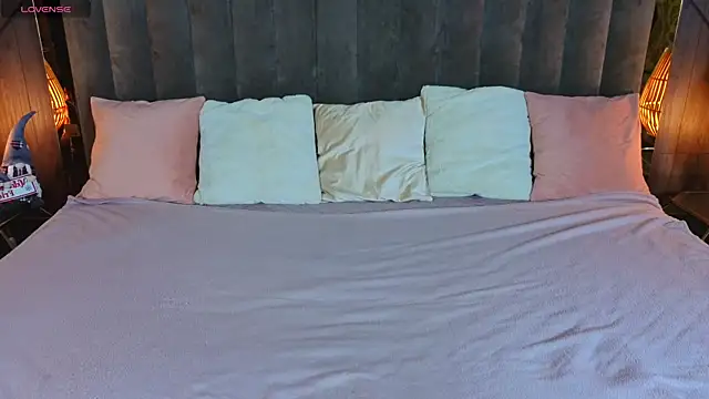 Snapshot of Daisy_Delight chatting on December 14, 2025, 9:31 pm Daisy Delight online show from December 14, 2025, 9:31 pm