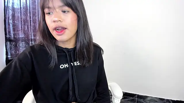Snapshot of meganthompsonn22 chatting on April 20, 2026, 1:24 pm meganthompsonn22 online show from April 20, 2026, 1:24 pm