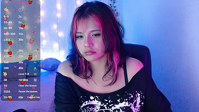 Snapshot of mixie_cute chatting on January 15, 2025, 10:02 pm mixie cute online show from January 15, 2025, 10:02 pm