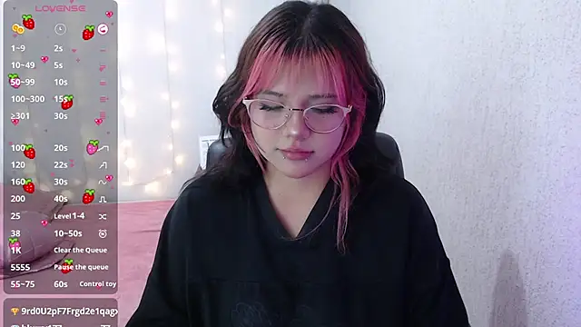 Snapshot of mixie_cute chatting on January 19, 2025, 9:34 pm mixie cute online show from January 19, 2025, 9:34 pm