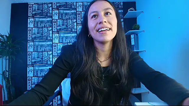 Snapshot of EmiGomez_ chatting on March 9, 2026, 1:03 pm EmiGomez online show from March 9, 2026, 1:03 pm