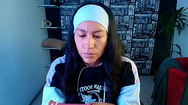 EmiGomez  online show from July 21, 2026, 3:30 am