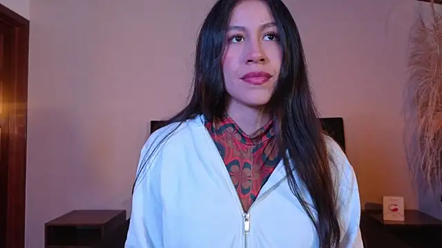 Snapshot of EmiGomez_ chatting on March 10, 2026, 1:26 pm EmiGomez online show from March 10, 2026, 1:26 pm