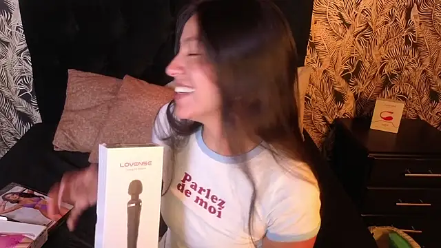 Snapshot of EmiGomez_ chatting on March 16, 2026, 8:33 pm EmiGomez online show from March 16, 2026, 8:33 pm