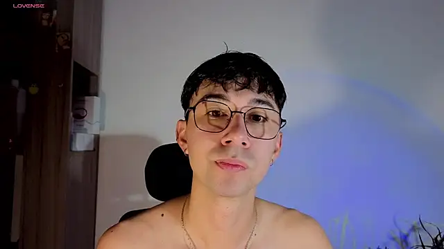 Snapshot of cameron_cum chatting on October 22, 2025, 11:09 am cameron cum online show from October 22, 2025, 11:09 am